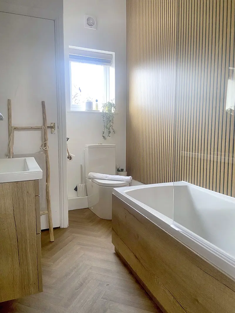 Bathroom seen from the doorway